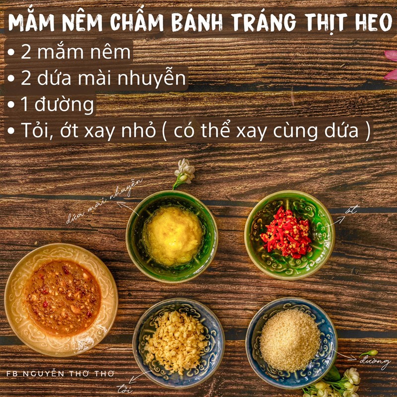 Tỉ lệ: 2 mắm nêm, 2 dứa mãi nhuyễn, 1 đường, tỏi ớt xay nhỏ (có thể xay cùng dứa).
