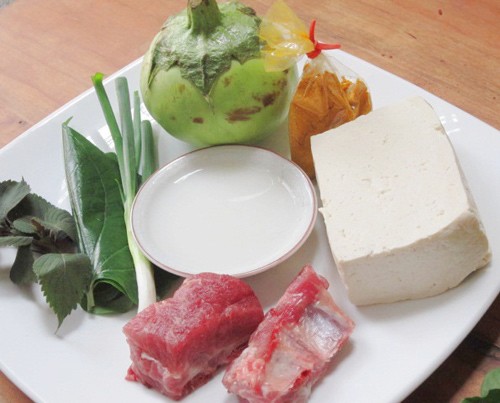 Canh cà bát nấu sườn non ngon miệng - 1