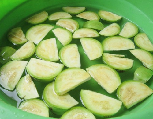 Canh cà bát nấu sườn non ngon miệng - 3