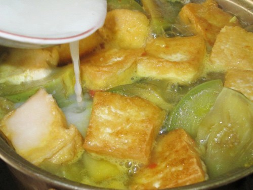 Canh cà bát nấu sườn non ngon miệng - 8