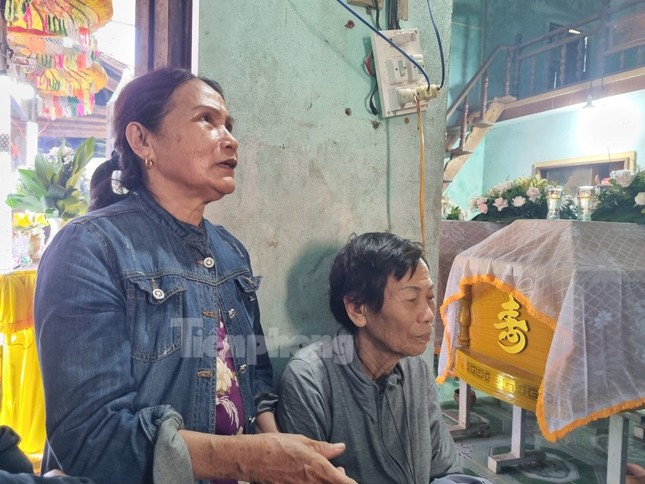 Bà Huỳnh Thị Sơn, hàng xóm kể lại sự việc.