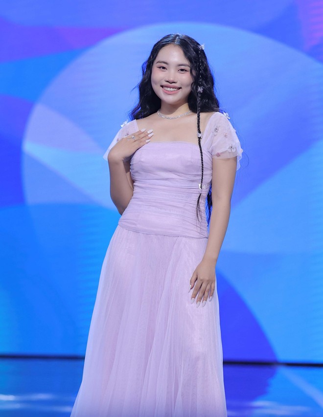 Nữ chủ tịch 2K3 Phương Mỹ Chi nhận ý kiến trái chiều khi lên sóng Người Ấy Là Ai, dù chưa một mảnh tình vắt vai - 1