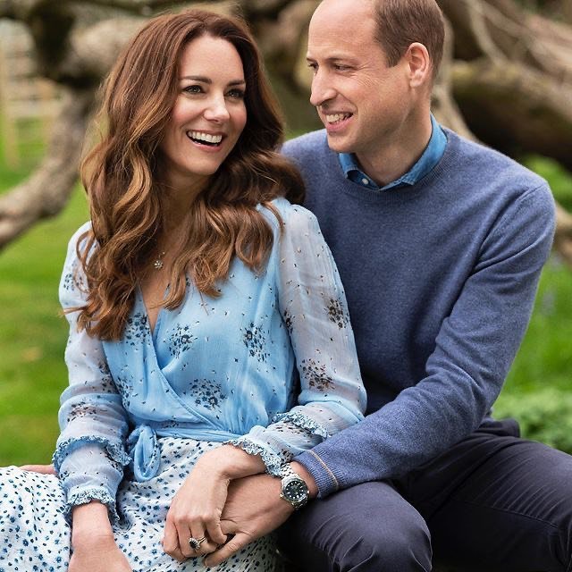 Kate Middleton và William bên nhau 2 thập kỷ vẫn đồng điệu, cách amp;#34;đánh dấu chủ quyềnamp;#34; nơi đông người được khen - 10