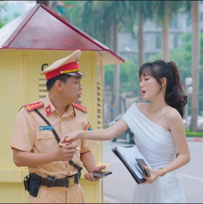 amp;#34;Tú bàamp;#34; VTV mới nổi hoá ra từng đánh ghen xé áo Phương Oanh ở Hương Vị Tình Thân, đời thực đẹp trong trẻo - 11