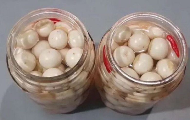 3 cách muối cà trắng giòn, thơm ngon mà không bị thâm đen khiến con thích, chồng khen hay - 12