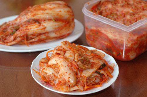 Kim chi cải thảo chua cay giòn ngon đủ vị màu sắc hấp dẫn của người Hàn Quốc.