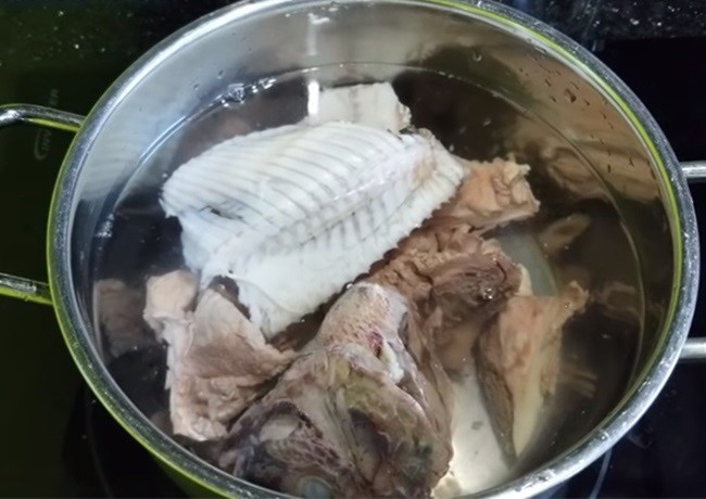 8 cơ hội nấu nướng bún cá tận nơi đơn giản và giản dị nhưng mà thơm và ngon, ko kinh hoàng bị tanh tưởi - 5