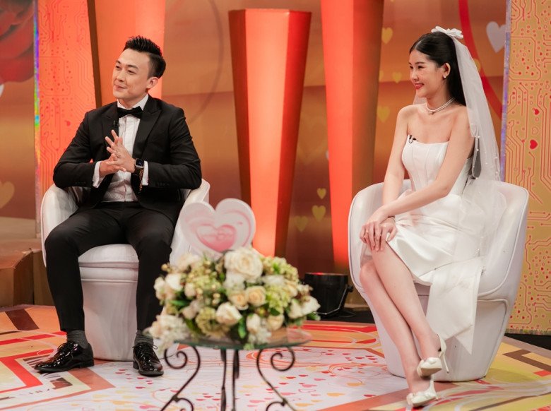 Hoa hậu từng bị chê amp;#34;xấu nhất Việt Namamp;#34; lấy chồng BTV đẹp trai: Hôn nhân ra sao mà Hồng Vân nói cần xem lại? - 7