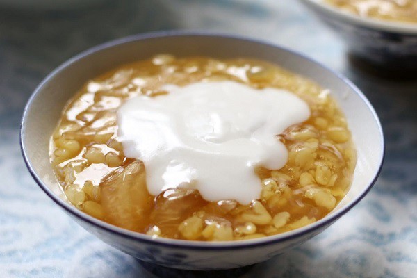 Delicious Vietnamese Sweet Soup (Chè)