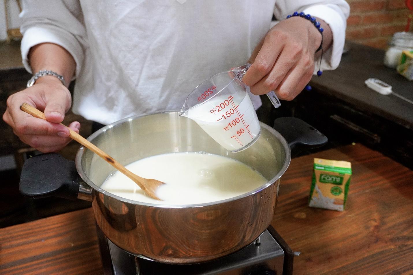 Làm sữa chua đậu nành dẻo ngon sánh mịn ‘vạn người mê’ - 4