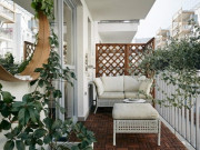 Nhà đẹp - Trên ban công có 3 “bảo bối”, Thần Tài ghé thăm thường xuyên, chẳng trách nhà giàu hay đặt