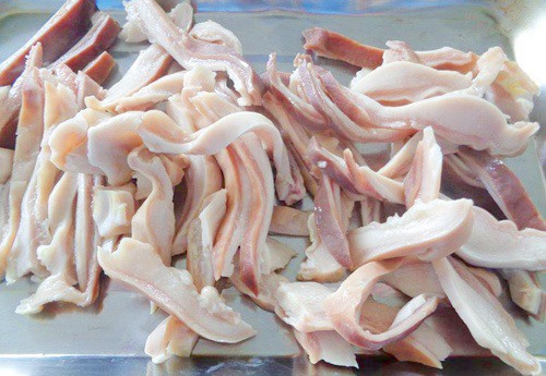 Muốn luộc dạ dày heo trắng giòn, chị em hãy nhớ kỹ những điều này - 1