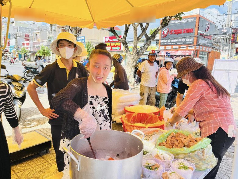 Vợ Lê Dương Bảo Lâm lần đầu đọ sắc Mai Phương Thúy, thua chiều cao nhưng không kém nhan sắc - 12