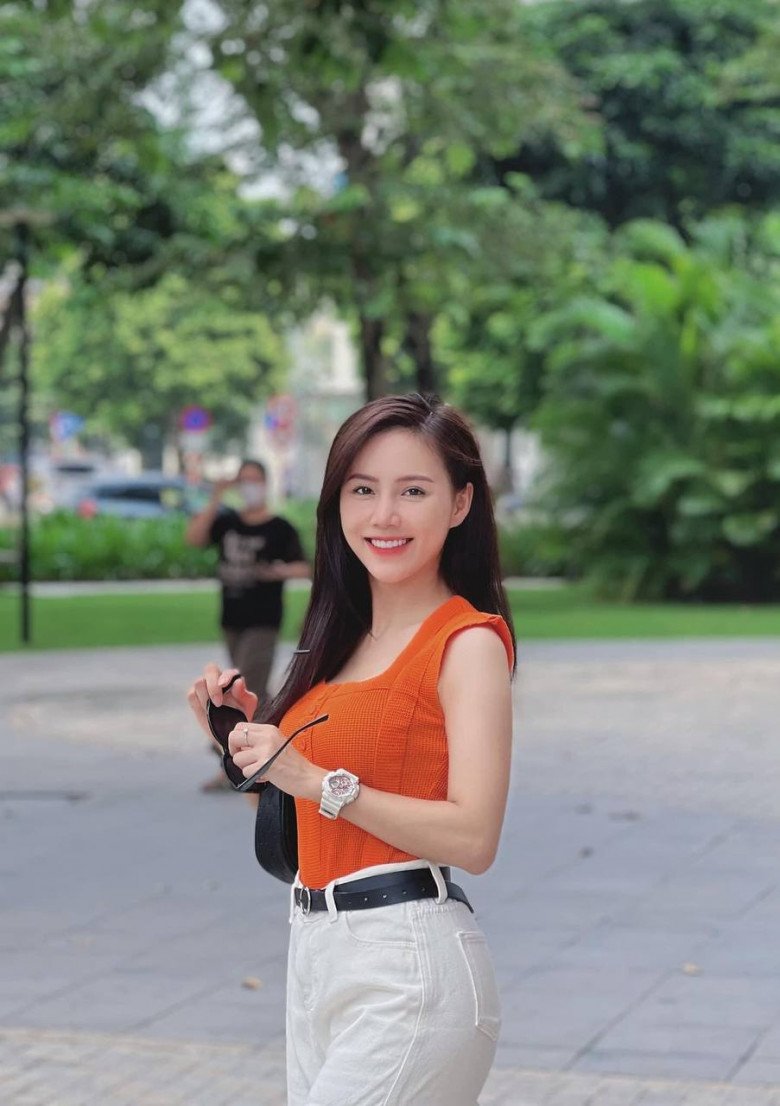 View - "Tiểu thư giang hồ” VTV ngoài đời là mẹ đơn thân, bầu bí tăng 26kg mà giờ body "mòn con mắt”