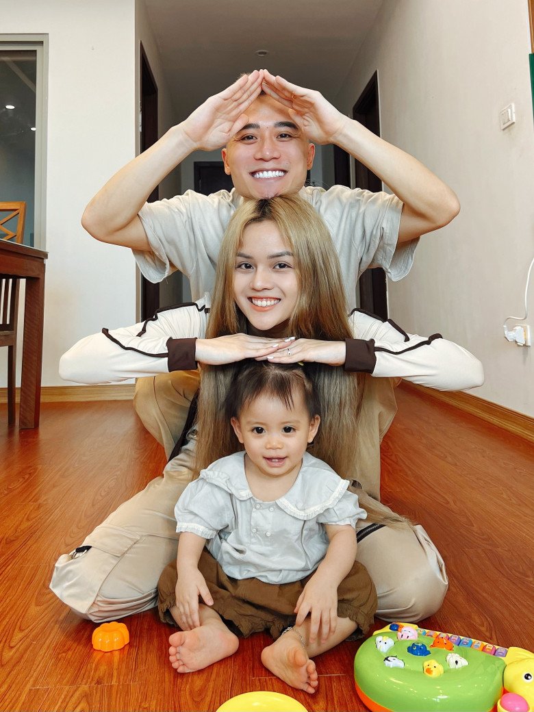 View - Bụng bầu vượt mặt, hot tiktoker Hà Nội vẫn nhảy cực sung, sau sinh ở phòng tổng thống không muốn xuất viện