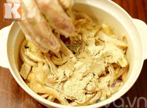 Cách làm nem tai và thính gạo rang thơm nức - 6
