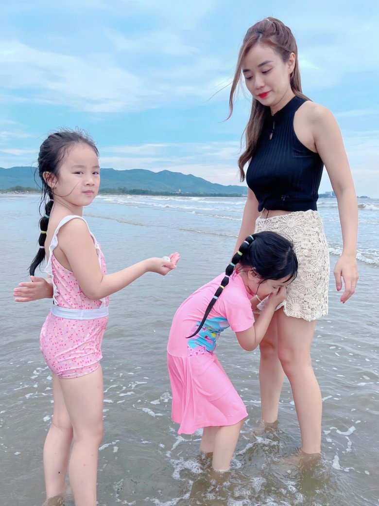 Ly hôn Hoài Lâm, vợ cũ hotgirl làm mẹ đơn thân bán bún nuôi hai con giờ giàu sang, các con vừa ngoan vừa xinh - 10