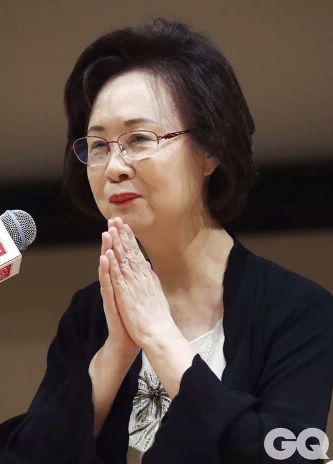 Quỳnh Dao ở tuổi 85 vẫn đĩnh đạc và trẻ trung.