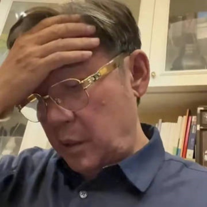 Lý Lập Quần bị con trai lừa ký hợp đồng livestream bán hàng.