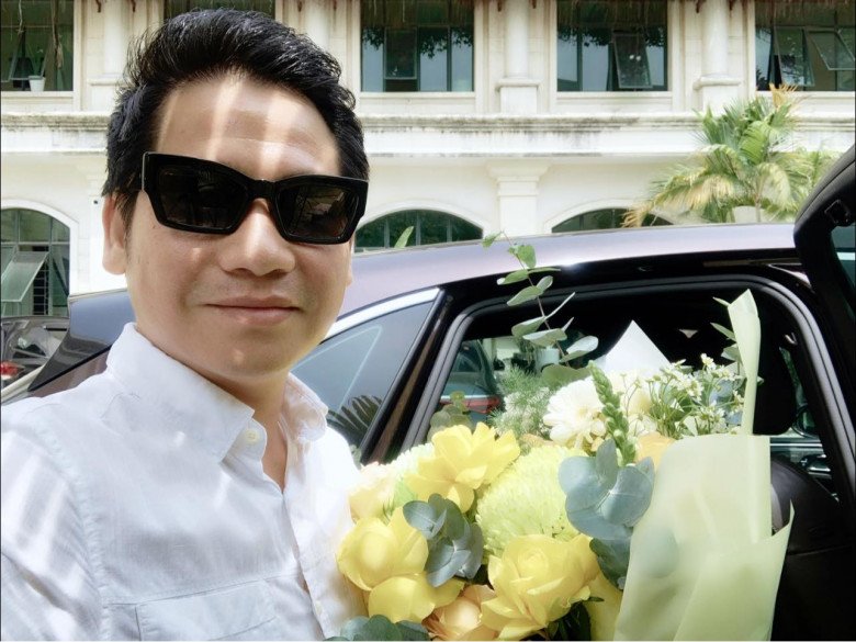 Nam ca sĩ thành công với dòng nhạc cách mạng khi đoạt nhiều giải thưởng danh giá.