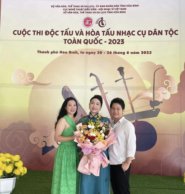 Con gái 16 tuổi của Trọng Tấn vừa đạt giải Nhì Độc tấu và Hòa tấu nhạc cụ dân tộc toàn quốc 2023.
