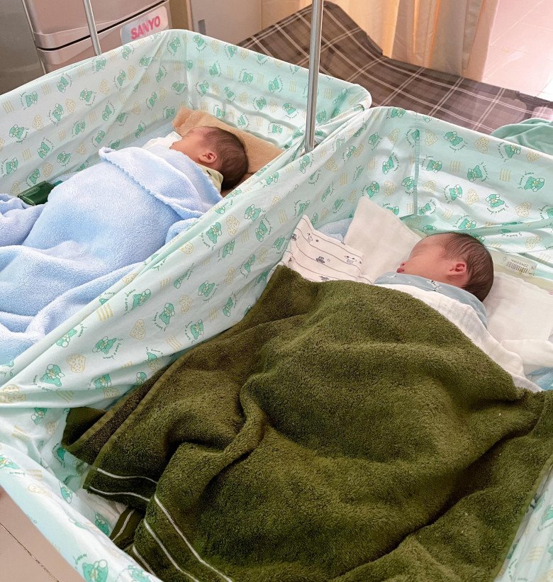 View - Mẹ bầu song thai bị rạn da chằng chịt, sau sinh 1 năm vẫn ám ảnh đến mức không dám đi mua đồ