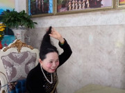 Tin tức - Nữ đại gia Bình Dương sở hữu mái tóc dựng thẳng đứng chỉ sau một đêm giờ ra sao?