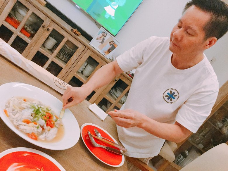 Phan Như Thảo đi khỏi nhà quá 10 ngày mới được chồng vào bếp nấu cho ăn, đại gia 61 tuổi làm ngay món giòn rụm - 21