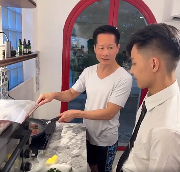 Phan Như Thảo đi khỏi nhà quá 10 ngày mới được chồng vào bếp nấu cho ăn, đại gia 61 tuổi làm ngay món giòn rụm - 9