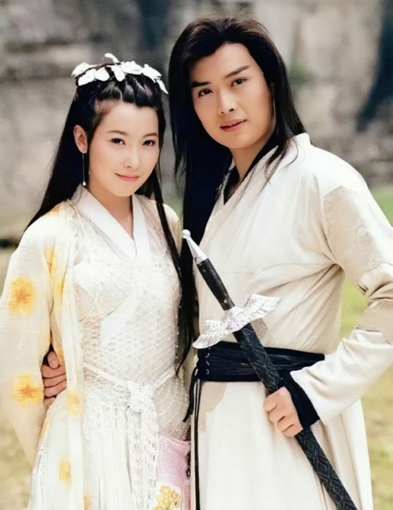 Trương Diễm Diễm bên Huỳnh Hải Băng trong Võ lâm ngoại sử.