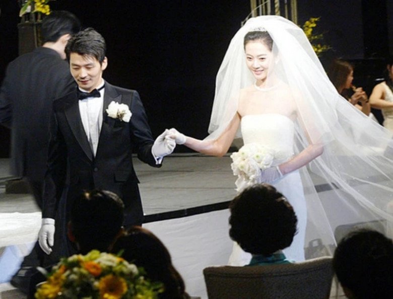 Hình ảnh trong đám cưới của Yeom Jung Ah.