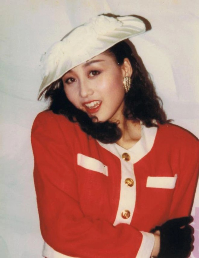 Lợi Trí từng nỗ lực tham gia showbiz cho đến khi gặp và lấy Lý Liên Kiệt.