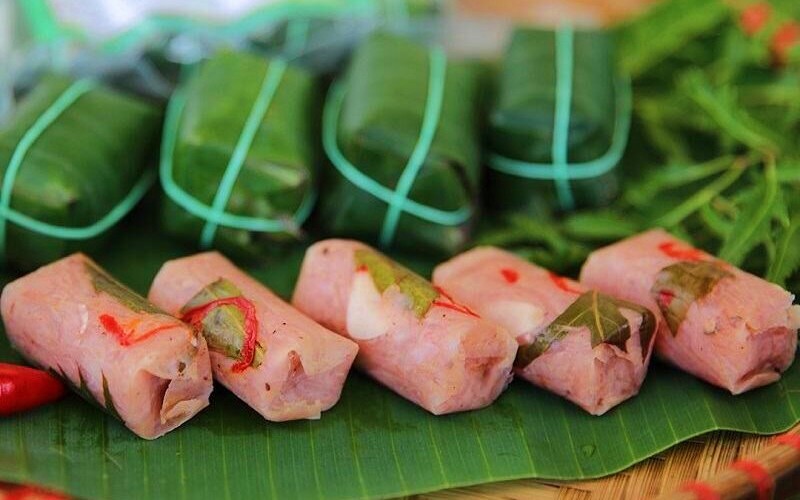 Nem chua là đặc sản xứ Thanh nhưng lại được người dân khắp nơi yêu thích vì có hương vị thơm ngon, hấp dẫn.

