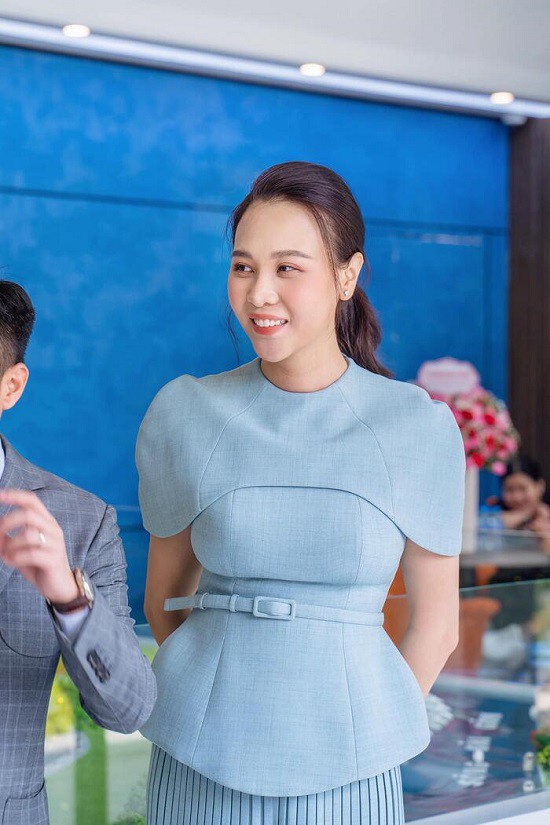 View - 2 lần đi đẻ kín bưng của Đàm Thu Trang, một chi tiết thể hiện "Trang đã lấy đúng chồng”