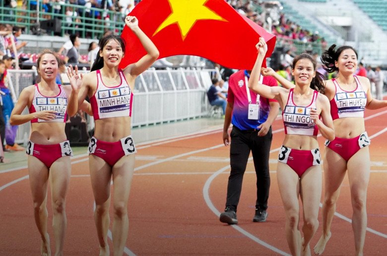 View - Chân dung mẹ Việt giành HCV điền kinh châu Á, phơi thóc cực khổ vẫn vững phong độ hoa hậu làng chạy