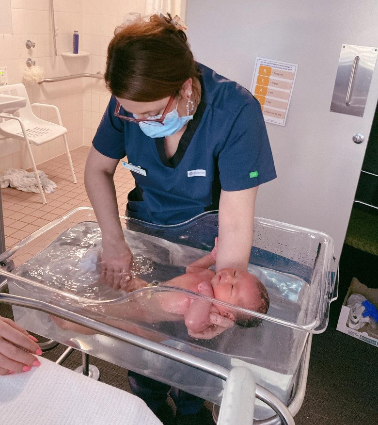 View - Mẹ Việt đi đẻ 5 ngày ở Úc hết 273 triệu đồng, đầu giường sản phụ luôn có nút đỏ, trục trặc sẽ kích hoạt toàn viện