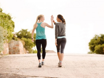 Đi bộ 5km có thể đốt cháy calo như chạy 5km nếu bạn làm được điều này, nhưng cái nào giúp giảm cân tốt hơn?