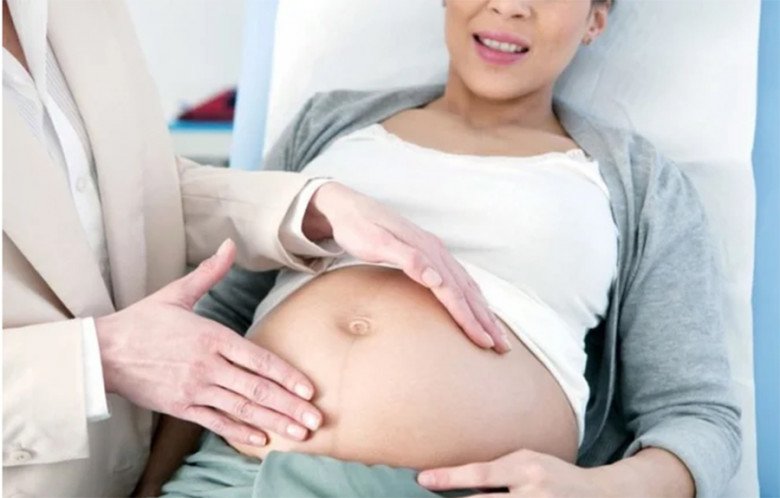Một số phụ nữ khi đã bước vào giai đoạn mãn kinh hoàn toàn vẫn muốn mang thai và sinh đẻ tiếp. (Ảnh minh họa)