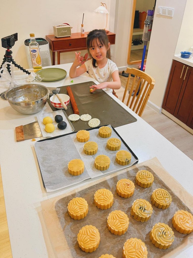 Gia đình nổi tiếng mạng xã hội Việt: Vợ đảm, chồng siêu nấu nướng, con gái vào bếp cưng xỉu - 5