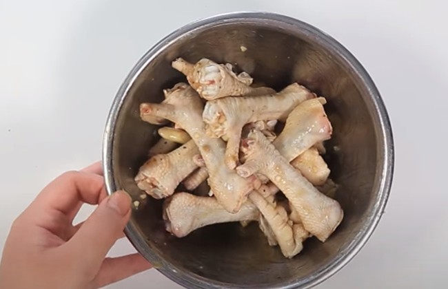 Cách làm chân gà hấp hành, gừng, sả ngon tuyệt phẩm - 13