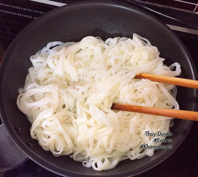 Cách làm phở xào thịt bò ngon không kém ngoài hàng - 4