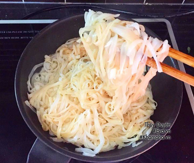 Cách làm phở xào thịt bò ngon không kém ngoài hàng - 5