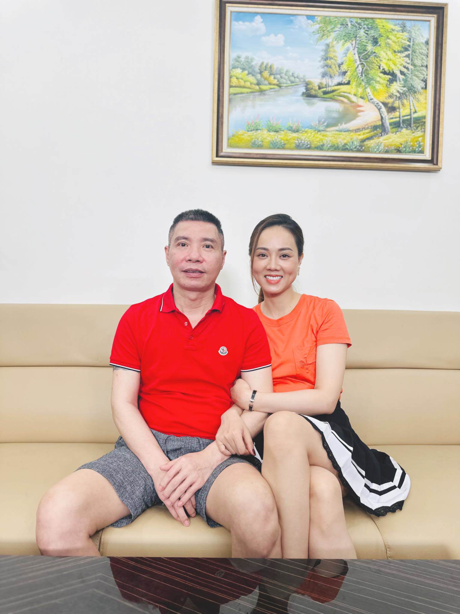 View - Vợ trẻ của Công Lý ở nhà từng bị nhầm là shipper, ra đường đẹp chẳng thua quốc bảo nhan sắc Việt