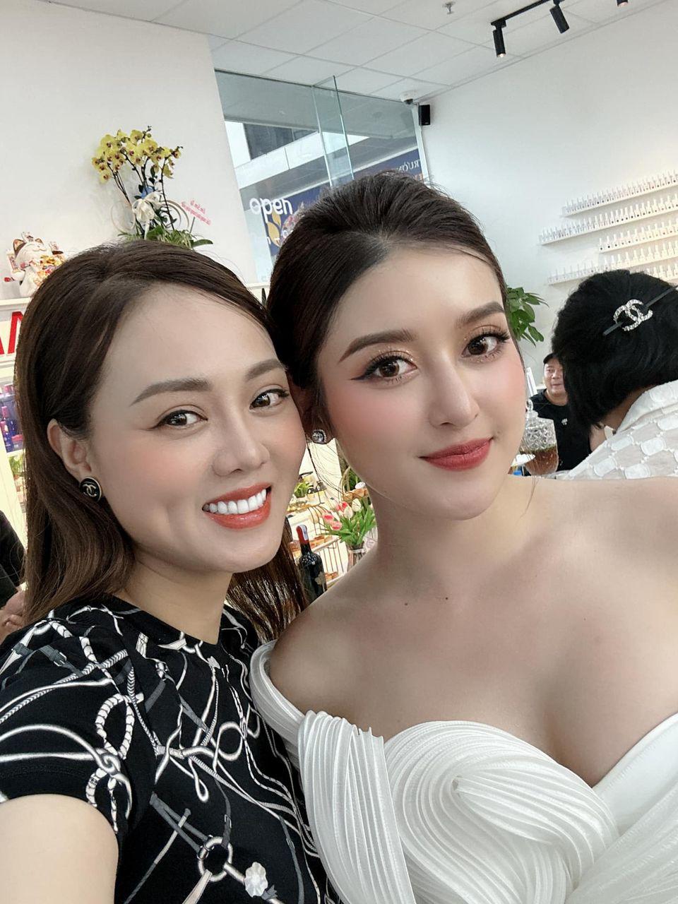 View - Vợ trẻ của Công Lý ở nhà từng bị nhầm là shipper, ra đường đẹp chẳng thua quốc bảo nhan sắc Việt