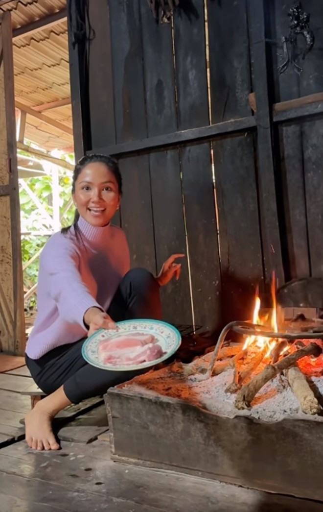 amp;#34;Hoa hậu nghèo nhất Việt Namamp;#34; về nhà làm món ăn dân dã mà lạ với đậu, thốt lên: Cực tốn cơm! - 6