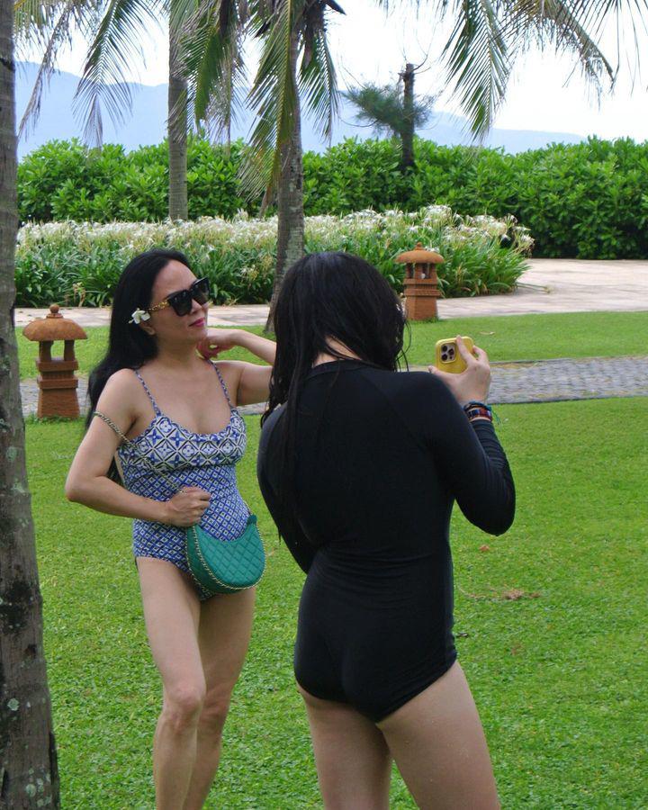 View - Phượng Chanel miệt mài độ dáng, ngờ đâu con gái trượt tay lật tẩy body thật