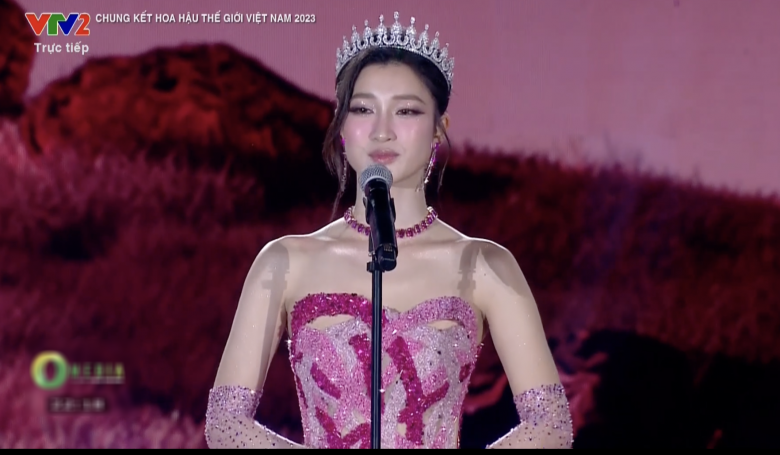 Trực tiếp Chung kết Miss World Vietnam 2023: Top 3 đã được gọi tên! - 4