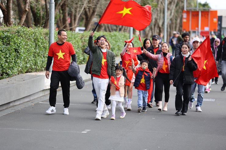 View - Fan Việt Nam nô nức đến sân cổ vũ Huỳnh Như & đồng đội đấu đương kim vô địch Mỹ