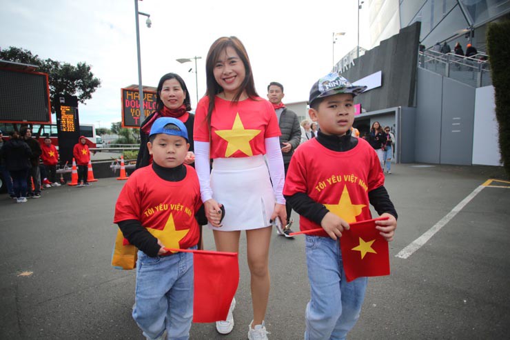 View - Fan Việt Nam nô nức đến sân cổ vũ Huỳnh Như & đồng đội đấu đương kim vô địch Mỹ