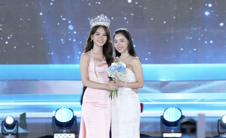 Trực tiếp Chung kết Miss World Vietnam 2023: Top 5 Người đẹp Nhân ái lộ diện, sắp tìm ra chủ nhân vương miện - 16